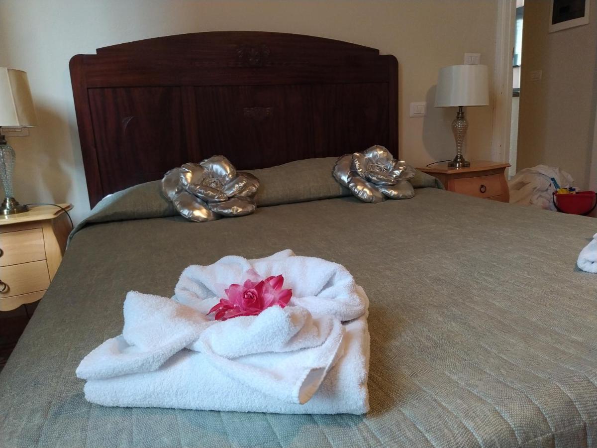 Bed and Breakfast Bb La Bella Addormentata E Il Principe Calaf Лукка Екстер'єр фото